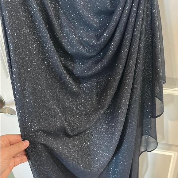 Elegant Alex Evenings Dress - Picture 7 of 9